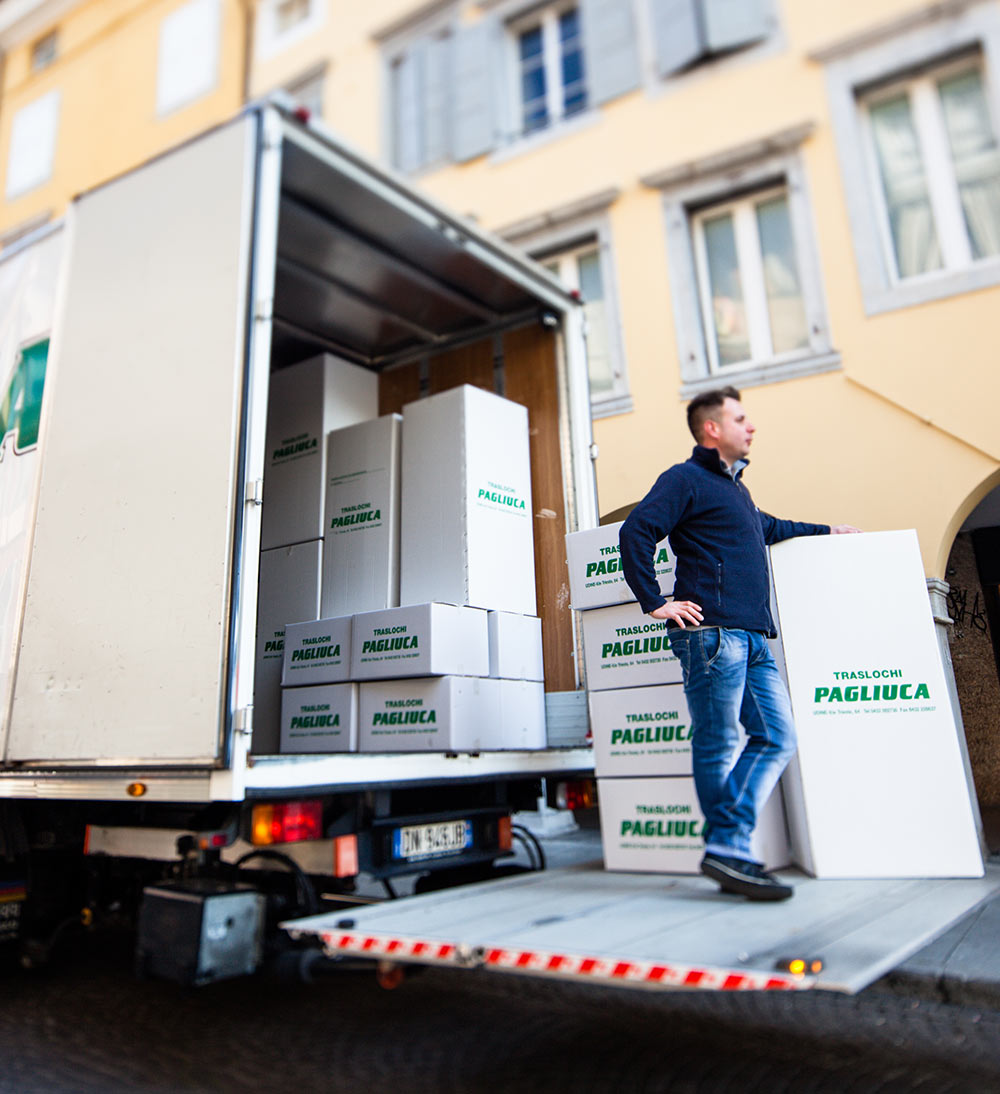 deposito mobili udine
